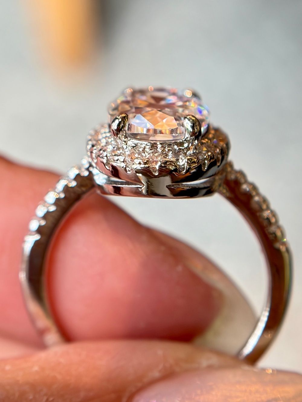 New 4.0Ct Oval Cut Cubic Zirconia Stones  Halo Accents Solitaire Ring in 7 - Picture 3 of 8